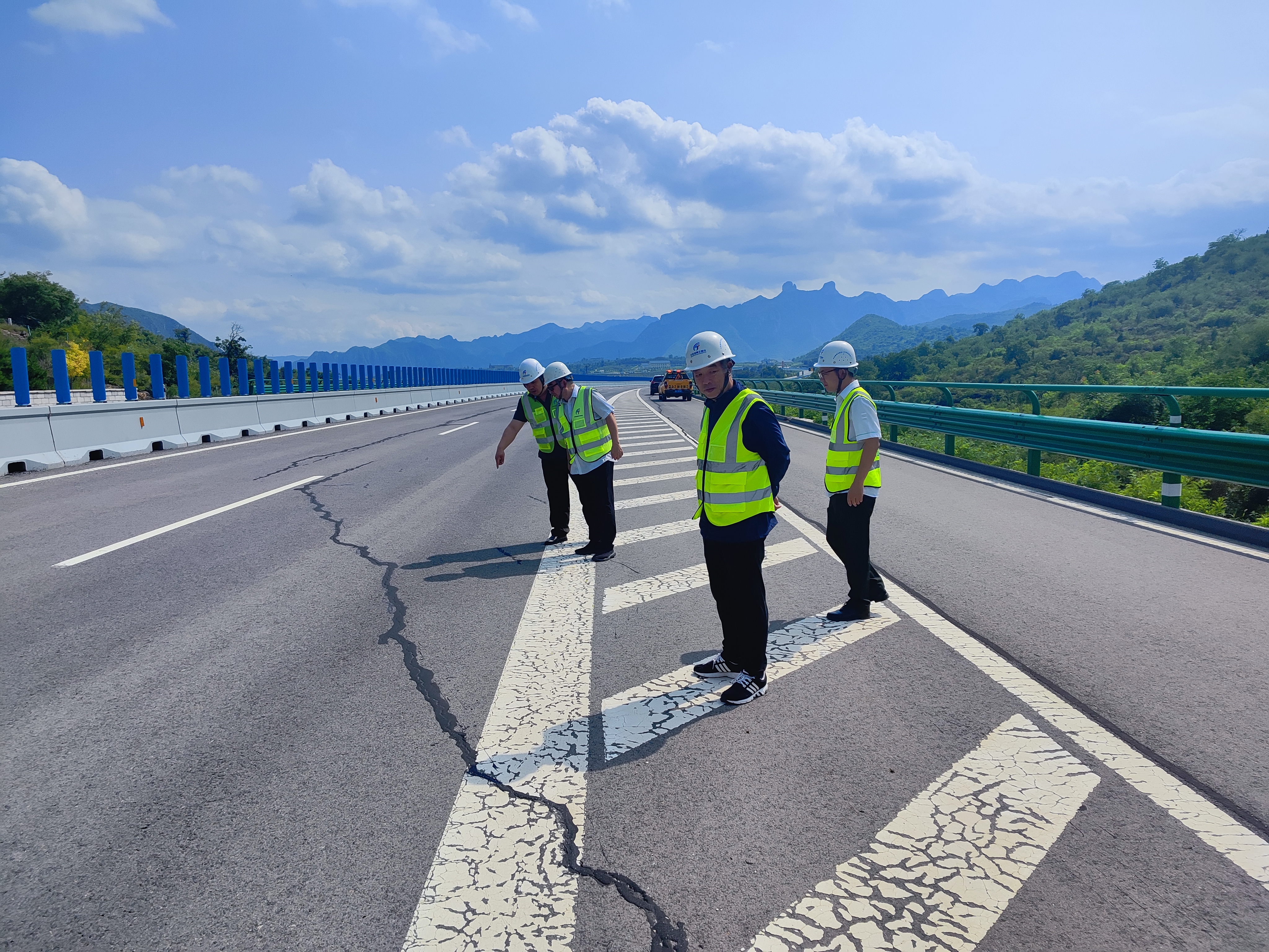 ea3803b884312ed97d47eb66b652d6b.jpg ea3803b884312ed97d47eb66b652d6b.jpg