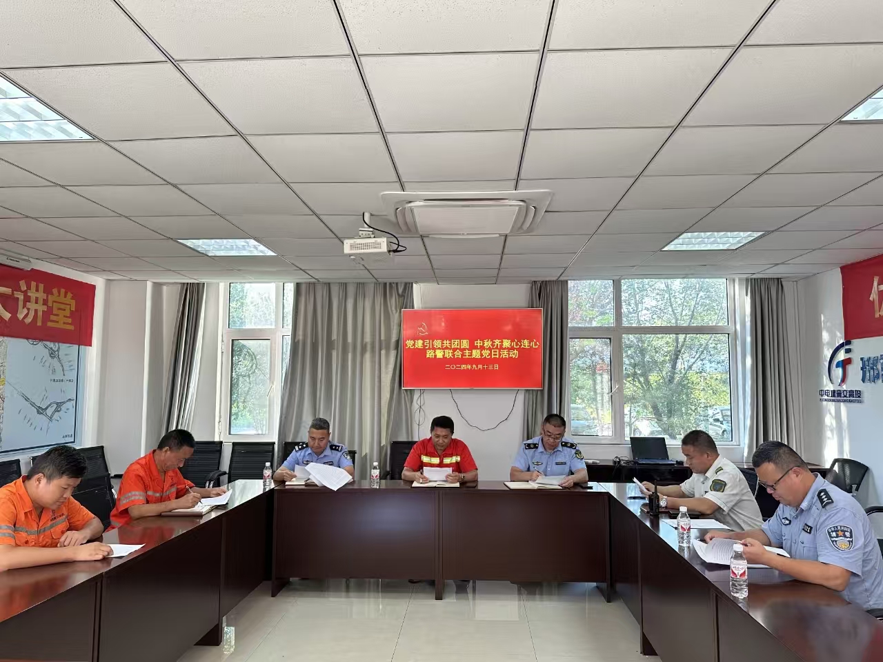 b156074e17c19aa2a44332c781baf32.jpg b156074e17c19aa2a44332c781baf32.jpg